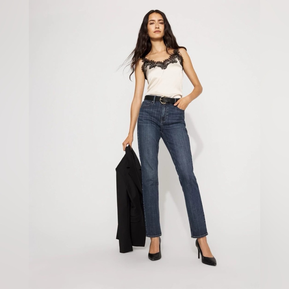 White House Black Market High-Rise Skinny Jean size 4